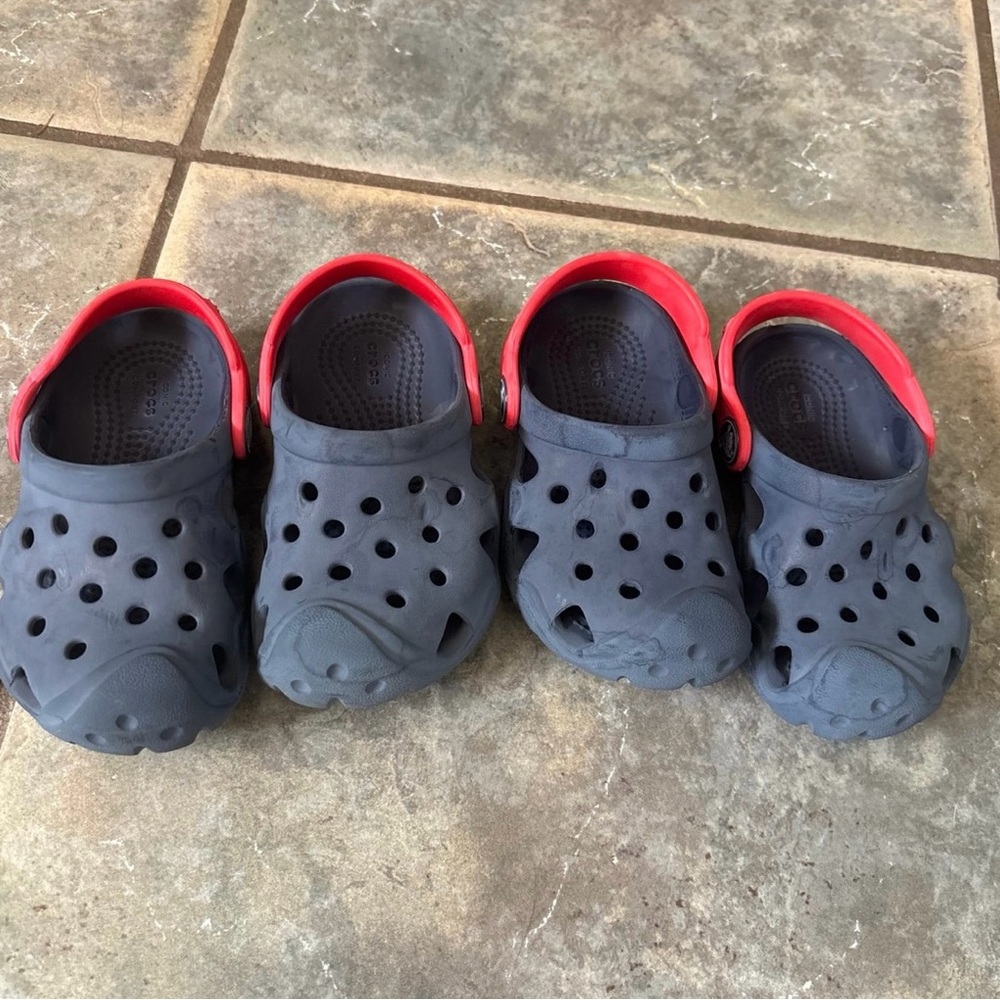 2 Pair Kids Navy and Red Crocs, size 6&7